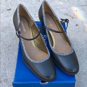 NWT Leather pumps w/lovely detailing! Sz 9.5